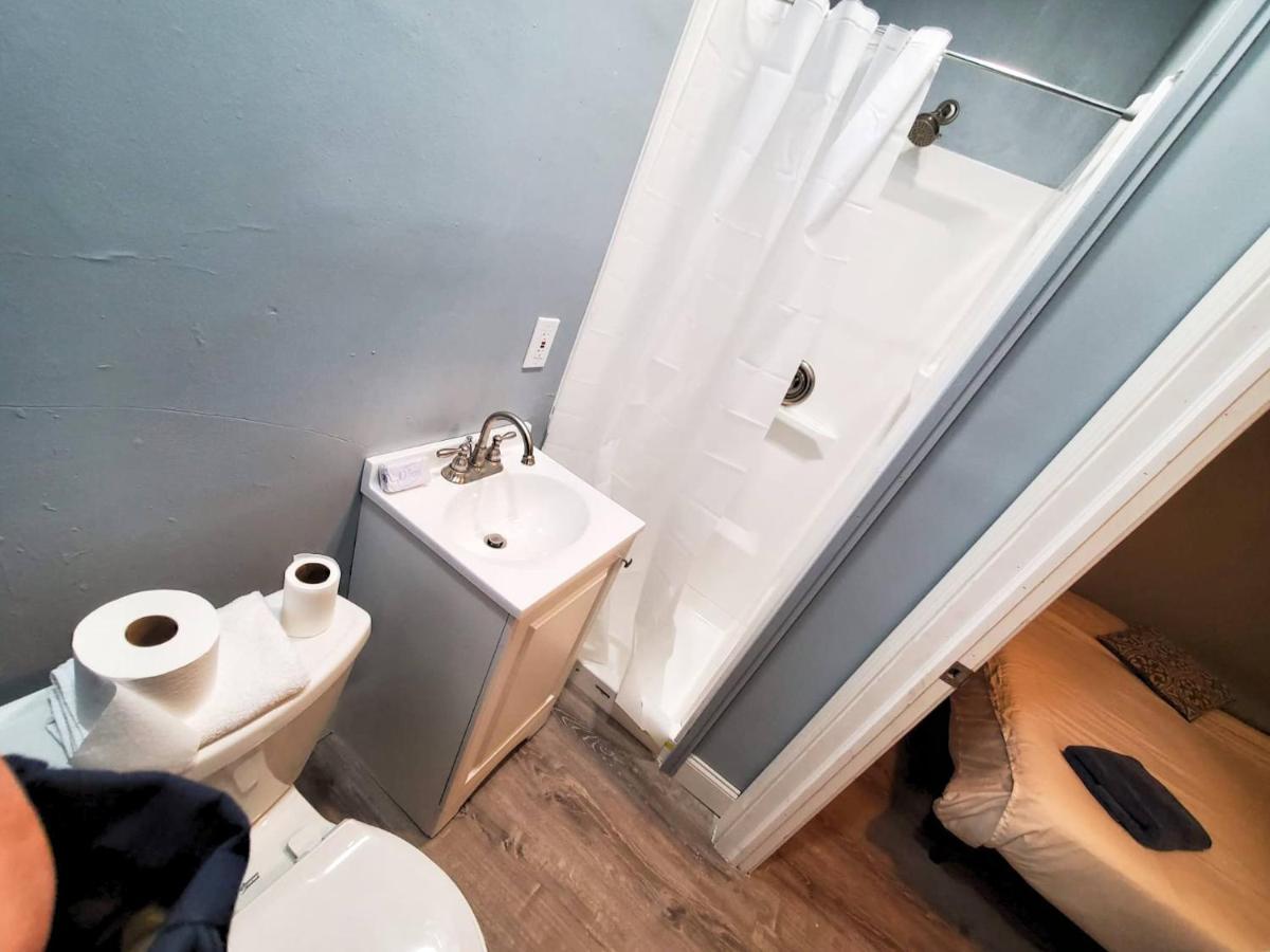 1 Bdrm Apartment With 2 Queen Beds & Small Kitchenette Philadelphia Exteriör bild